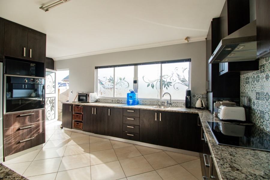 4 Bedroom Property for Sale in Sunrise On Sea Eastern Cape